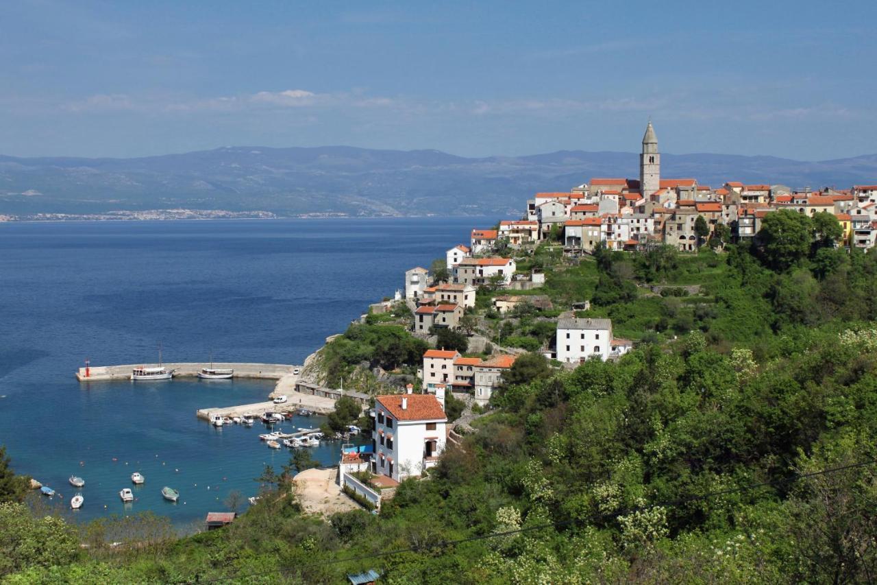 Apartments And Rooms With Parking Space Vrbnik, Krk - 5301 Vrbnik (Primorje-Gorski Kotar) Exterior foto