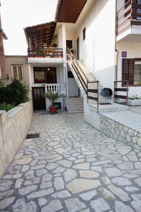 Apartments And Rooms With Parking Space Vrbnik, Krk - 5301 Vrbnik (Primorje-Gorski Kotar) Exterior foto