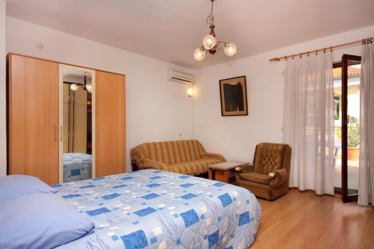 Apartments And Rooms With Parking Space Vrbnik, Krk - 5301 Vrbnik (Primorje-Gorski Kotar) Exterior foto